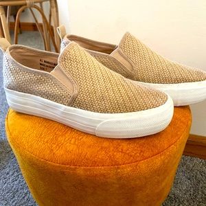 Wicker slip ons